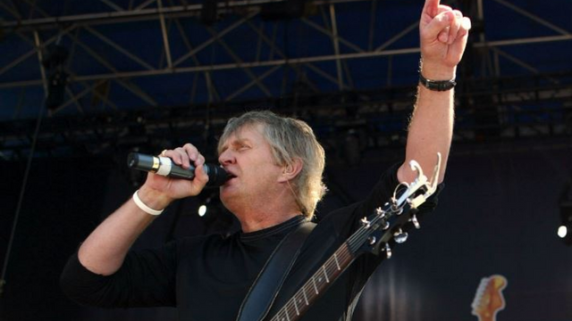 Tom Cochrane Net Worth